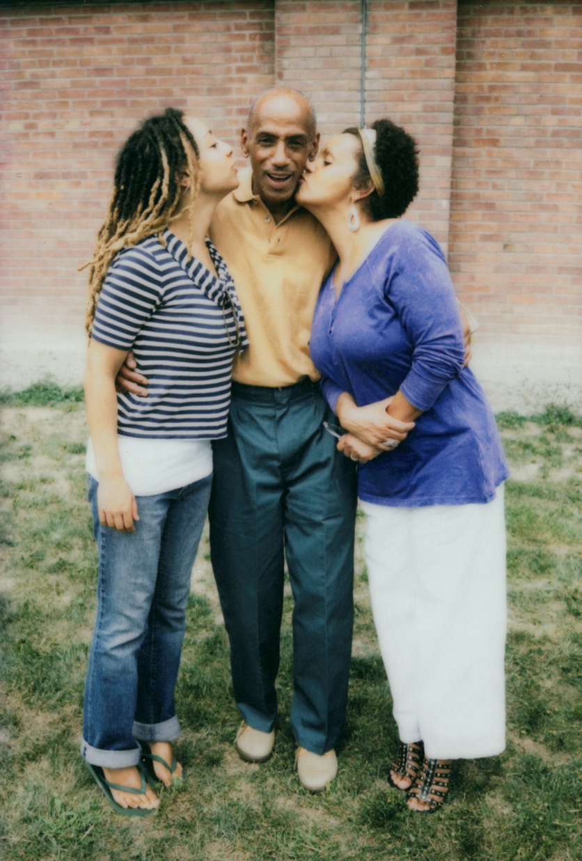 Greg Mingo, his niece and sister.